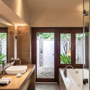 Superior Beach Villa